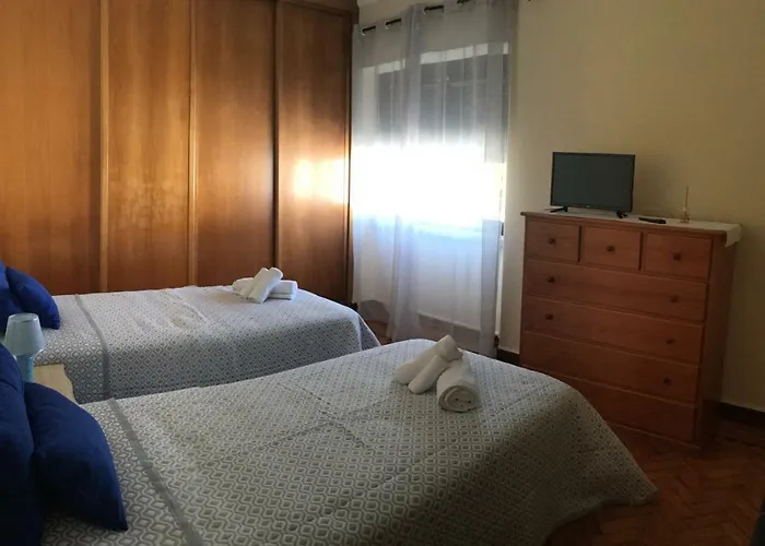 بيت ضيافة Alojamento Santa Catarina *